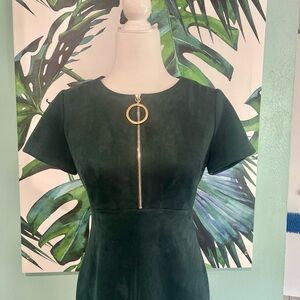 Calvin Klein Lush Green Fitted Dress with Short Sleeves and Gold Accent